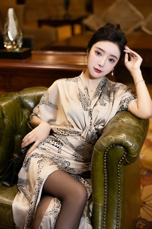 美女pk精子1